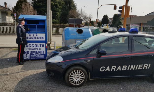 Strambino: sorpresi a rubare indumenti usati. Denunciati.