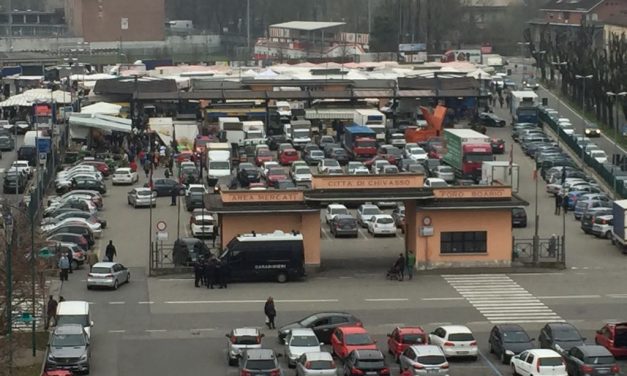 Chivasso: mercato militarizzato stamane contro i parcheggiatori abusivi