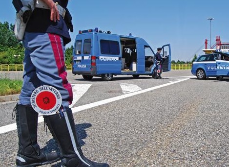 Occhio alla velocità; la polizia stradale sorveglia e controlla a tappeto