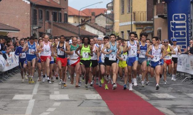 A Vigone tra cascine e scuderie si corre la “Mezza di Varenne”.