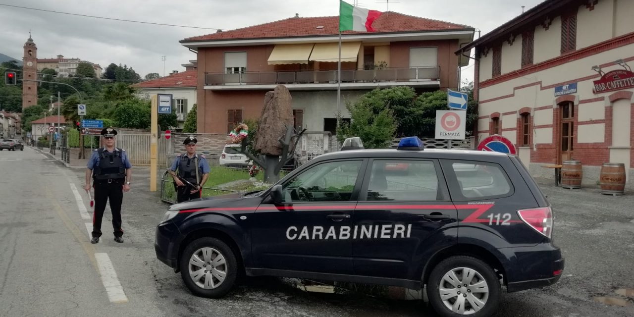 Valperga: controlli antidroga dei CC alla stazione. Denunciati due studenti