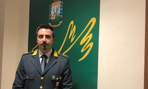 Ivrea: passaggio di consegne alla Guardia di Finanza di Ivrea. Parte Capra e arriva Oliviero