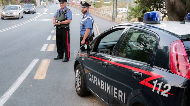 Studente ubriaco non si ferma all’alt dei carabinieri: arrestato dopo inseguimento