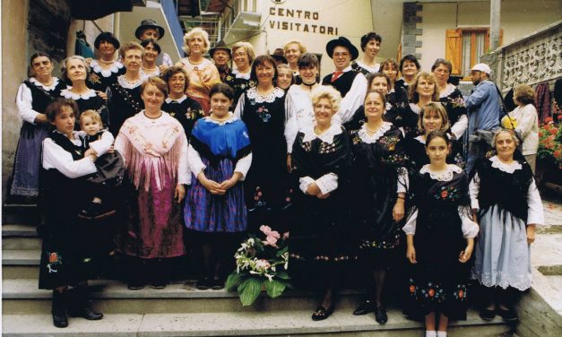 “Li Viri Gonel”. Un gruppo in costume della Val Soana