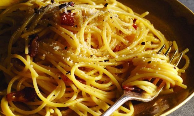 Oggi è la Giornata Mondiale della Pasta: a Torino vincono i rigatoni cacio e pepe