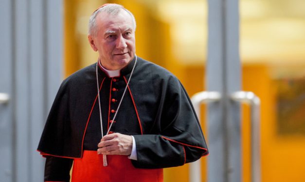 La Chiesa, il Papa, la situazione politica, l’Europa, il populismo. Ce ne parla il Segretario di Stato Vaticano