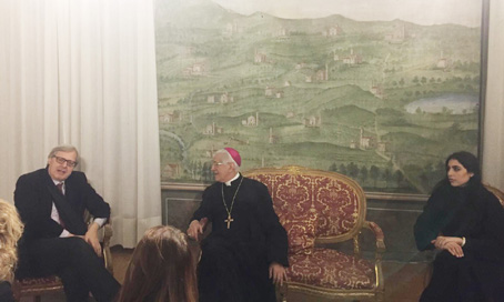 Ivrea: Sgarbi in visita al palazzo vescovile