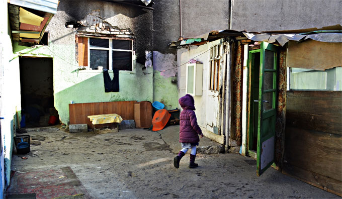UE: In 20 Paesi su 28 la povertà tra i minori è superiore a quella degli anziani.