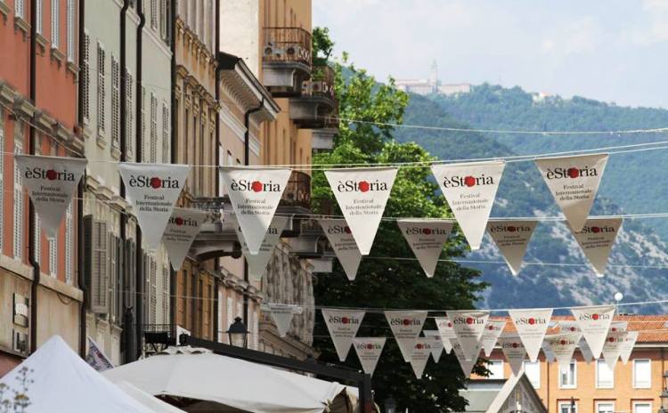 Il successo dei Festival letterari: un paradosso  in un mondo in cui trionfa l’analfabetismo di ritorno?