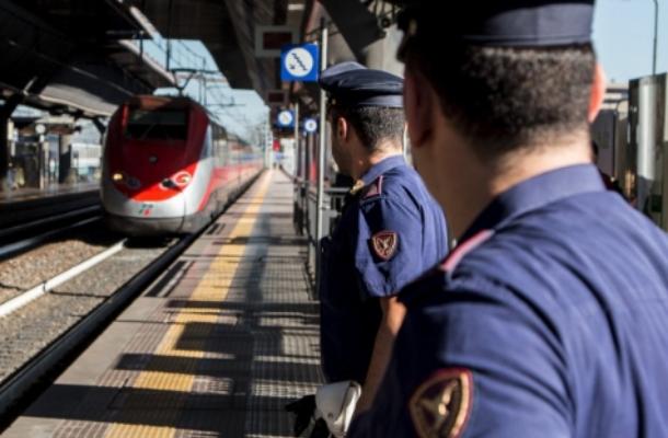 Vacanze; treni verso il mare, rafforzati i controlli di polizia