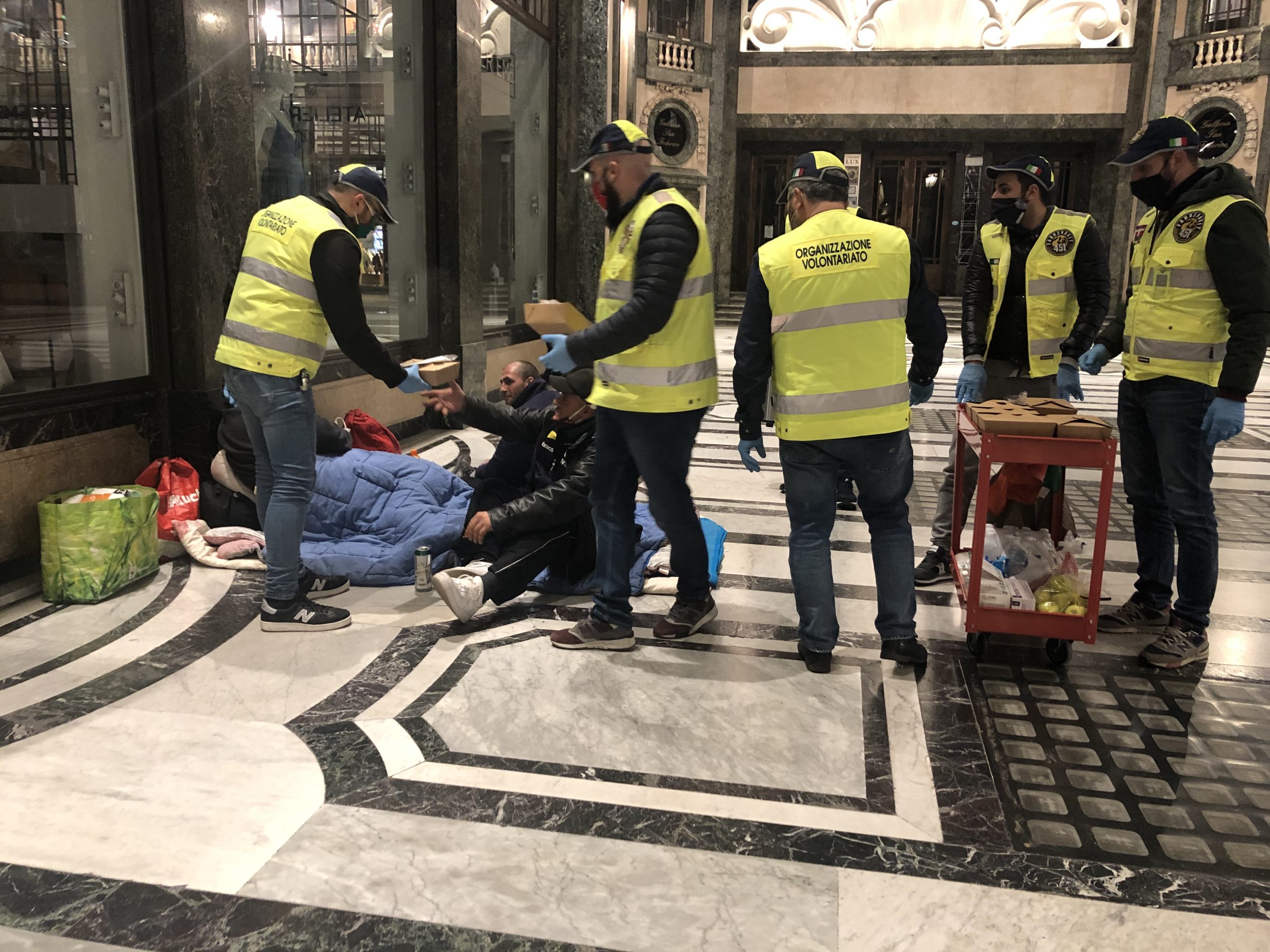 Fahrenheit 451 torna in strada per aiutare i senzatetto di Torino