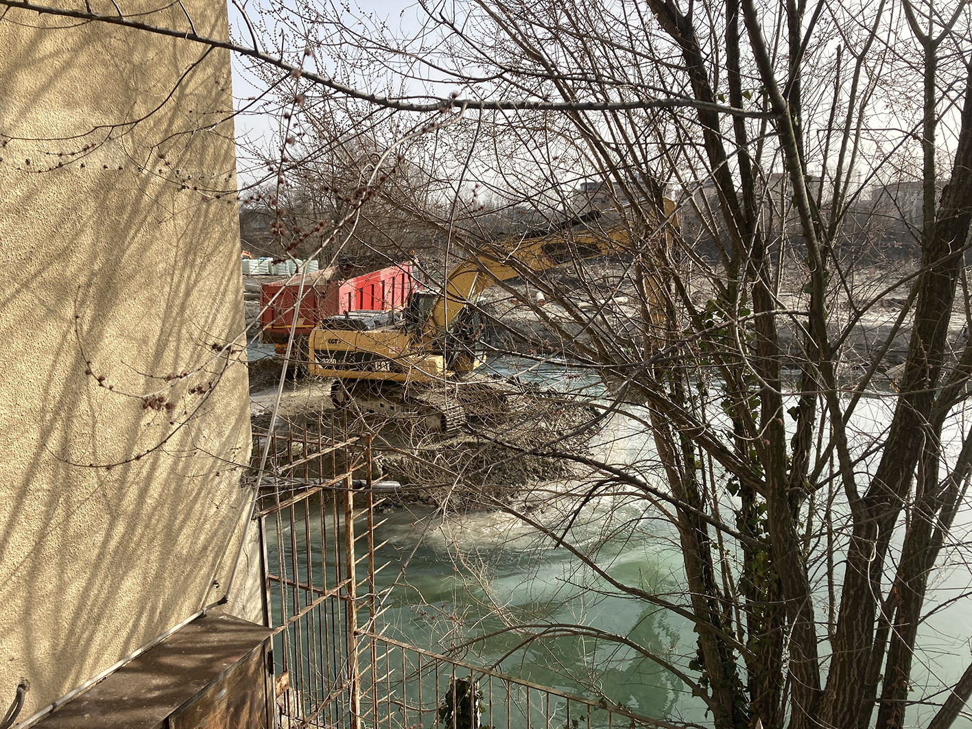 Non solo a Milano ci sono i navigli: Ivrea e Vercelli ne condividono uno, nato per le barche del sale e delle derrate, usato per irrigare il riso