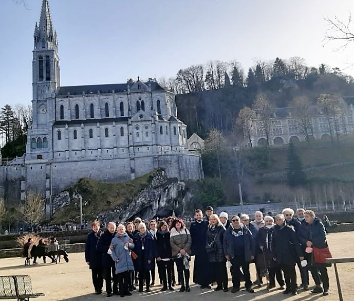 PELLEGRINI A LOURDES – Da Chivasso e Verolengo alla Grotta di Massabielle – L’11 febbraio 1858 la Madonna si rivelò a Bernadette