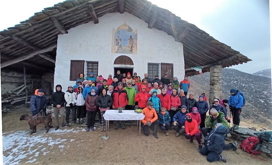 SAN BERNARDO DI ALPETTE – Gli appassionati di montagna festeggiano il Patrono S.Bernardo nel giorno del Solstizio di Primavera