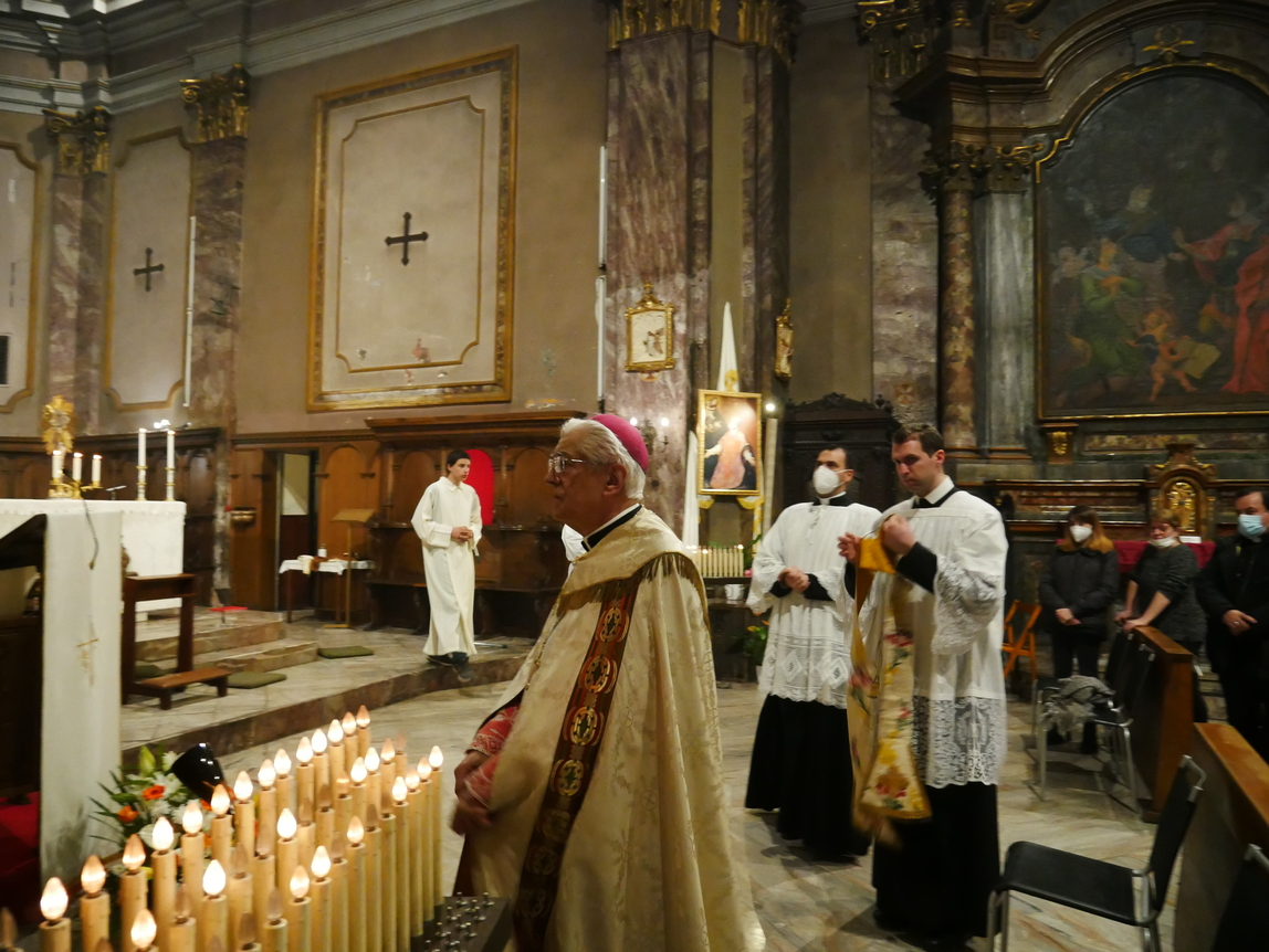 PREGHIERA E ADORAZIONE EUCARISTICA PER LA PACE – In San Maurizio ad Ivrea, con il Vescovo Mons. Cerrato