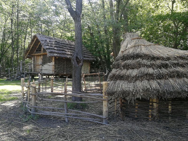 MONTALTO DORA – Al Parco Archeologico del Lago Pistono