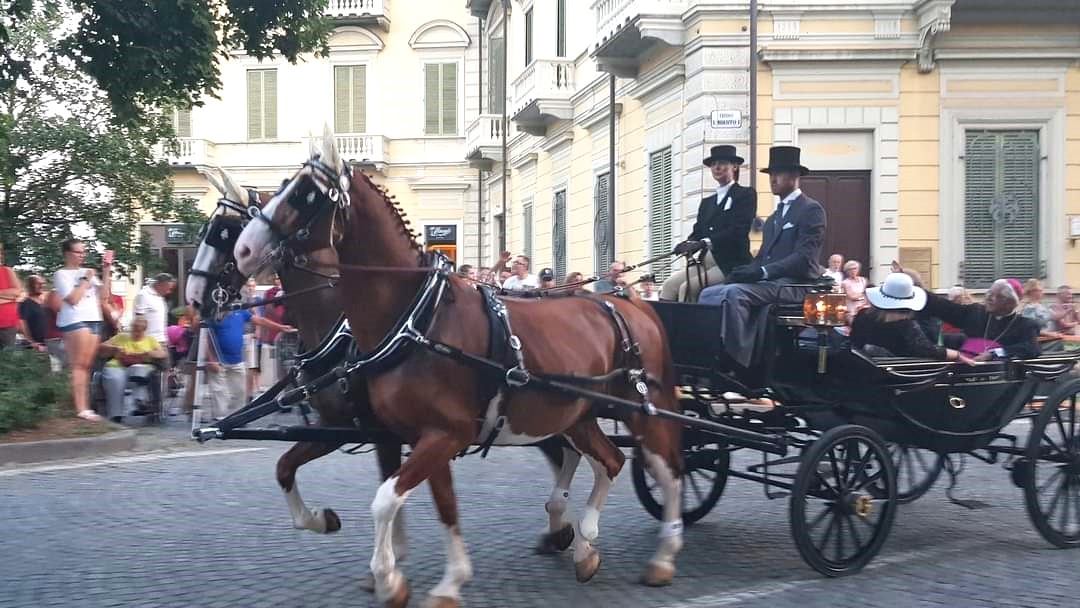 QUELLA LUNA PIENA ROSSA CHE RUBA LA SCENA – Grande sfilata di attacchi a S.Savino