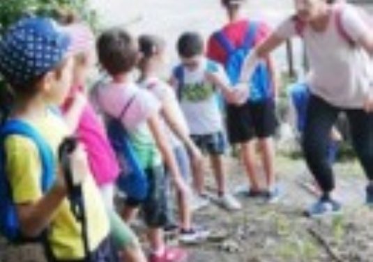 CASTELROSSO – Giovanissimi escursionisti sul sentiero Berruti