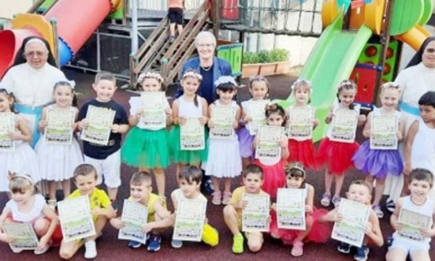 CHIVASSO – In festa i neo diplomati della scuola dell’infanzia Carletti