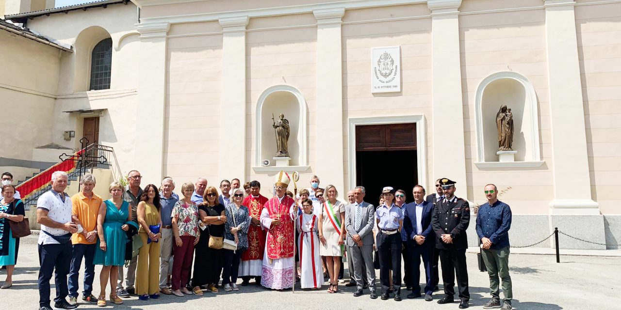 SALTO CANAVESE – Monsignor Edoardo benedice  i restauri di chiesa e campanile