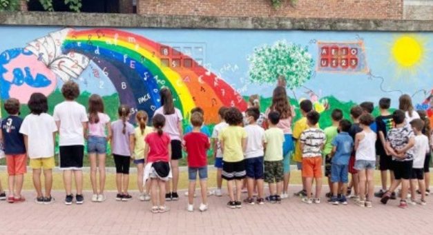 VISCHE – Il murale simbolo della scuola