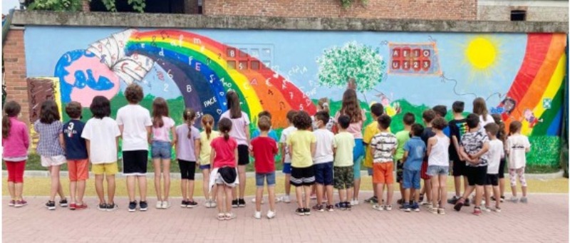 VISCHE – Il murale simbolo della scuola