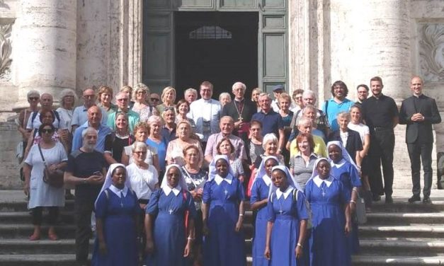 ROMA – I pellegrini della Diocesi di Ivrea al Concistoro