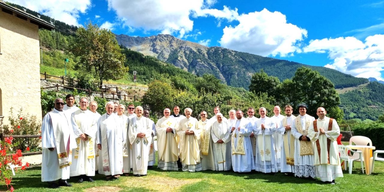 SAINT-OYEN – Ritiro Spirituale, per iniziare la celebrazione del X Anniversario del Vescovo Edoardo