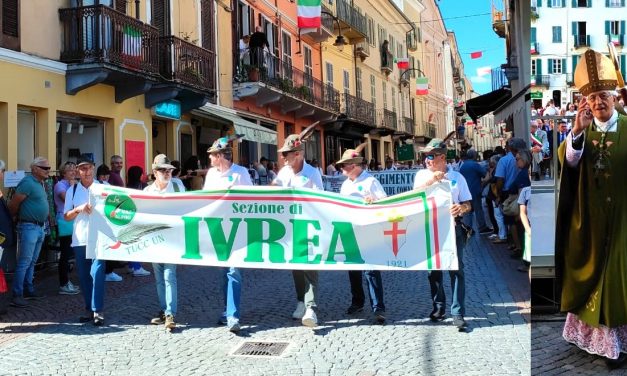IVREA SALUTA GLI ALPINI – Il Vescovo Cerrato: testimoni di valori autentici