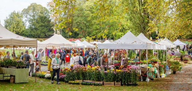 CARAVINO – La “Tre giorni per il giardino” sconfigge anche la pioggia