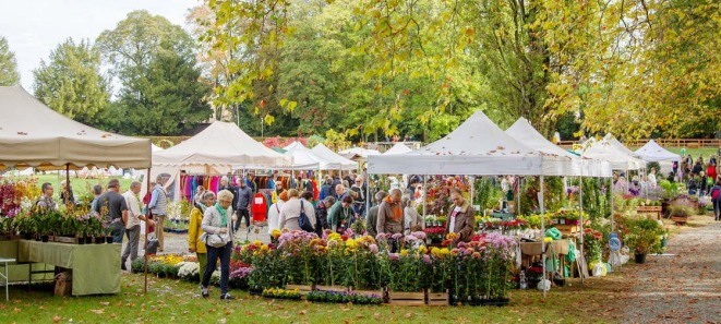 CARAVINO – La “Tre giorni per il giardino” sconfigge anche la pioggia