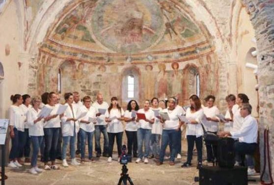 IVREA – Nato tra le corsie dell’Ospedale il coro “Voci in bianco”