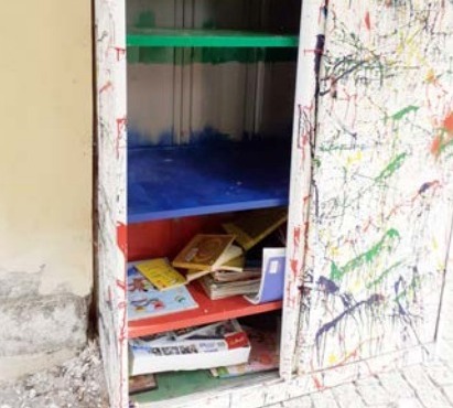 CHIAVERANO – “Chi sa, parli!…” Libri bruciati e altri atti di vandalismo