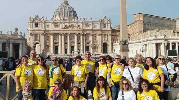 ROMA – Il “Coro in bianco in udienza a Roma da Papa Francesco