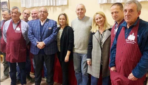 VEROLENGO – Un successo la “Cena della bagna cauda”