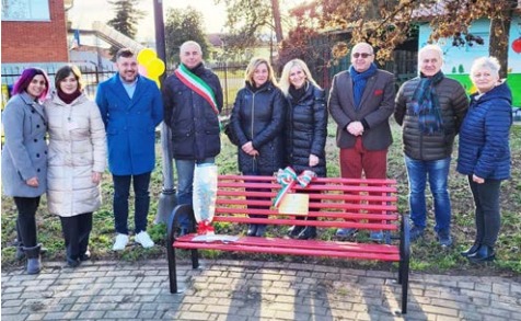 VEROLENGO – Inaugurate due panchine che parlano di donne