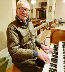 VEROLENGO – Giovanni Giovannini, l’organista 97enne di Casabianca