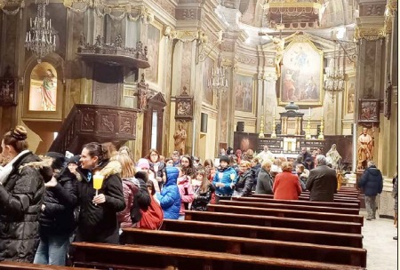 CASTELROSSO – Fiaccolata per la Madonna di Lourdes