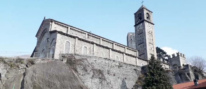 PONT CANAVESE – La Messa della domenica celebrata nella chiesa di San Francesco