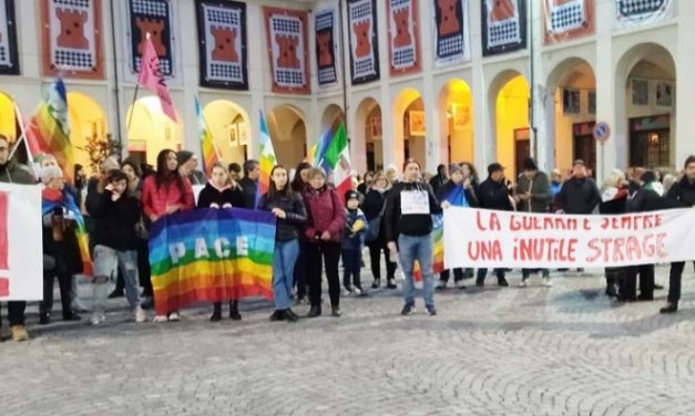 IVREA E CHIVASSO – Dopo un anno ancora in piazza per la pace