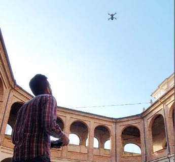 SAN BENIGNO – Deciso via vai di droni nel cielo del paese