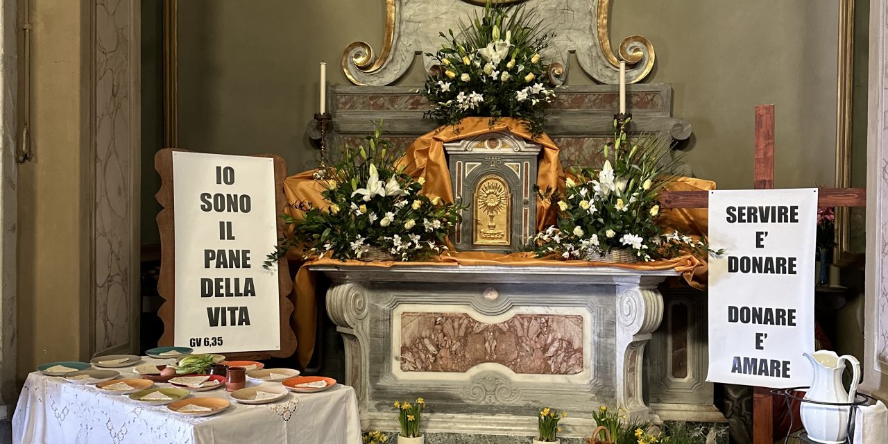 BORGO REVEL – Allestito l’altare della Reposizione – Occasione di catechesi nella comunità