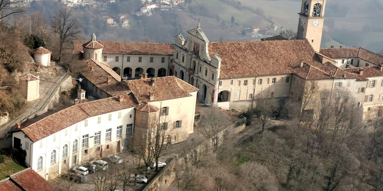 BORGO REVEL – La comunità in cammino verso Crea per l’inizio del Mese mariano