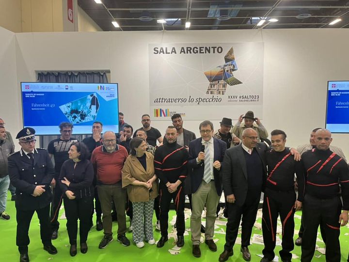 Lo spettacolo dei detenuti al Salone del Libro di Torino