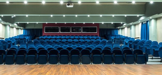 IVREA – All’Auditorium Mozart termina la stagione di teatro dialettale