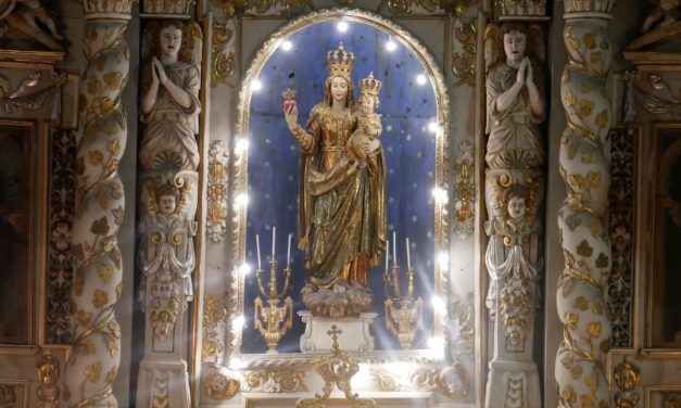 Maria “appare” per condurci a Gesù e accompagnarci a dire “ Mio Signore e mio Dio”
