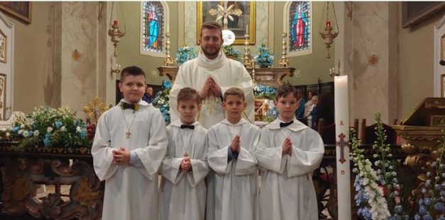 NOTIZIE DALLA PARROCCHIA DI SANT’ANNA IN BORGO REVEL  – La Cresima e le Comunioni