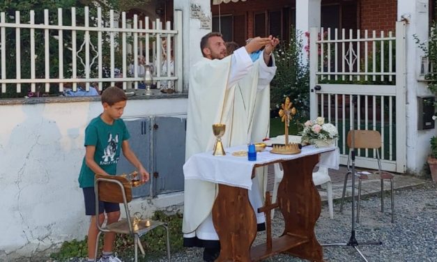 BORGO REVEL – Costruire la fede sulla pietra – Festeggiata Sant’Anna, “vicini” all’antica chiesetta