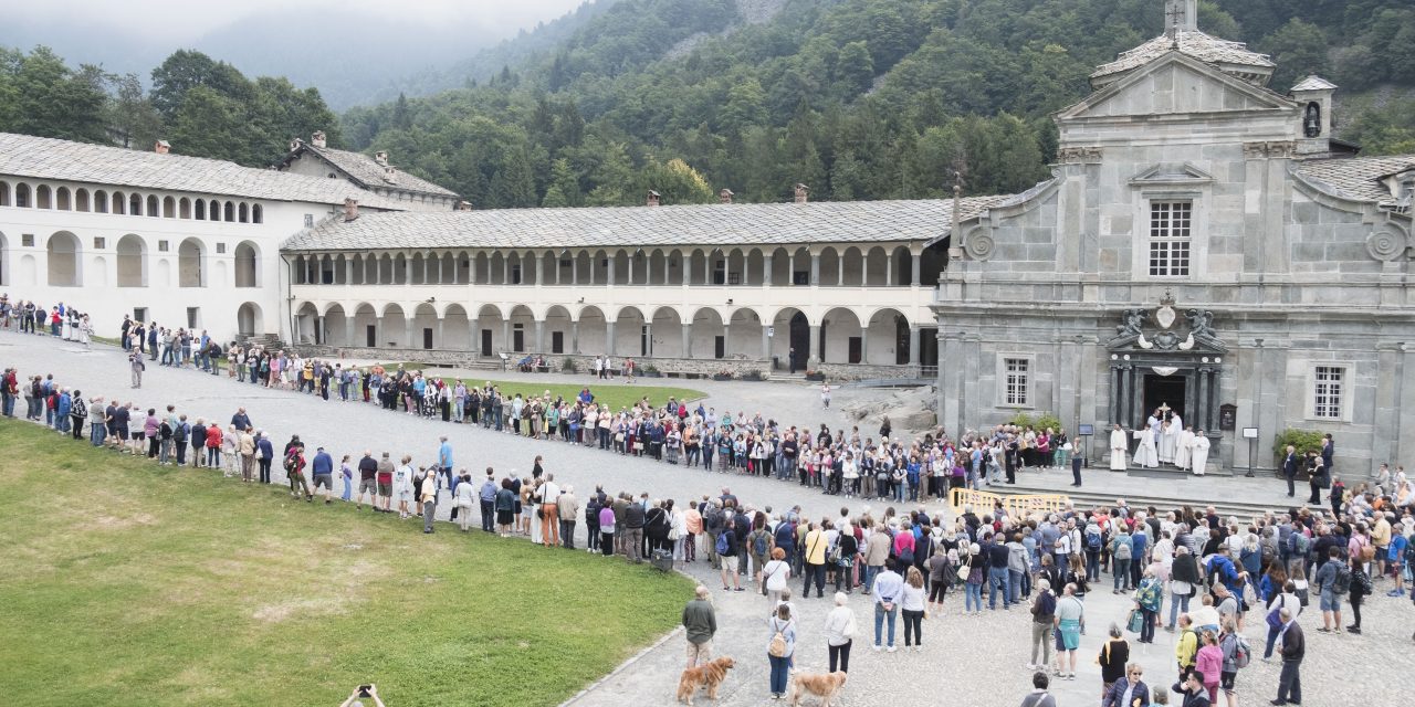 Ai piedi della Madonna nera di Oropa (servizio fotografico di Lorenzo Iorfino)