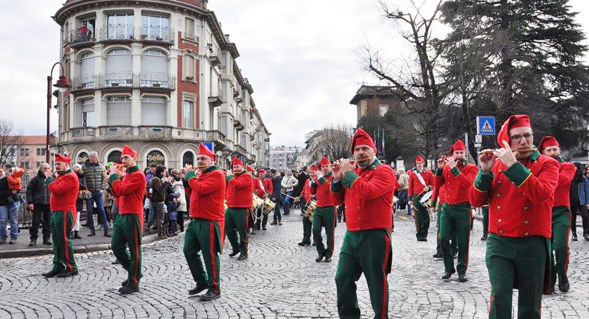 IVREA – Il Carnevale è iniziato al suono di Pifferi e Tamburi